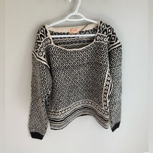 Handmade wool Norwegian wool Black and White Patterned Sweater